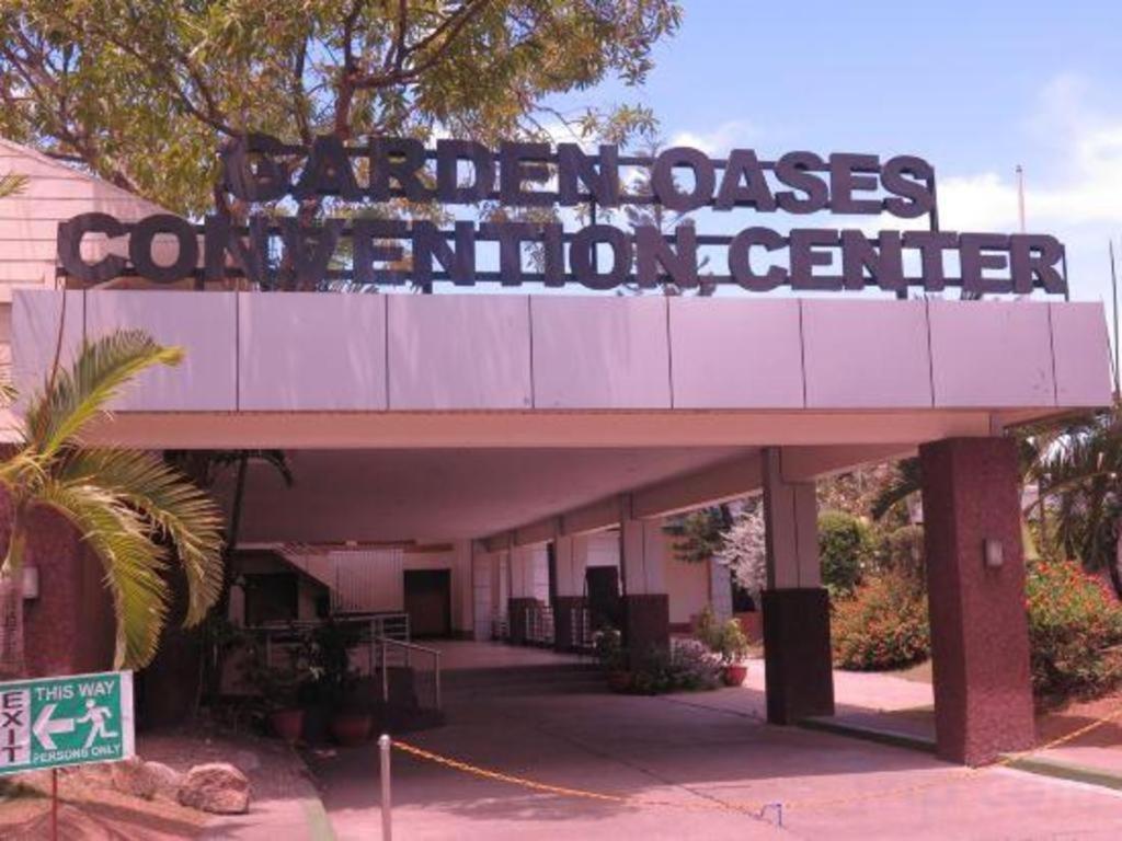 The Ritz Hotel At Garden Oases Davao City Екстериор снимка